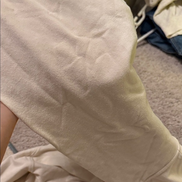 Vuori Women's Cream Bomber Jacket - Picture 4 of 4